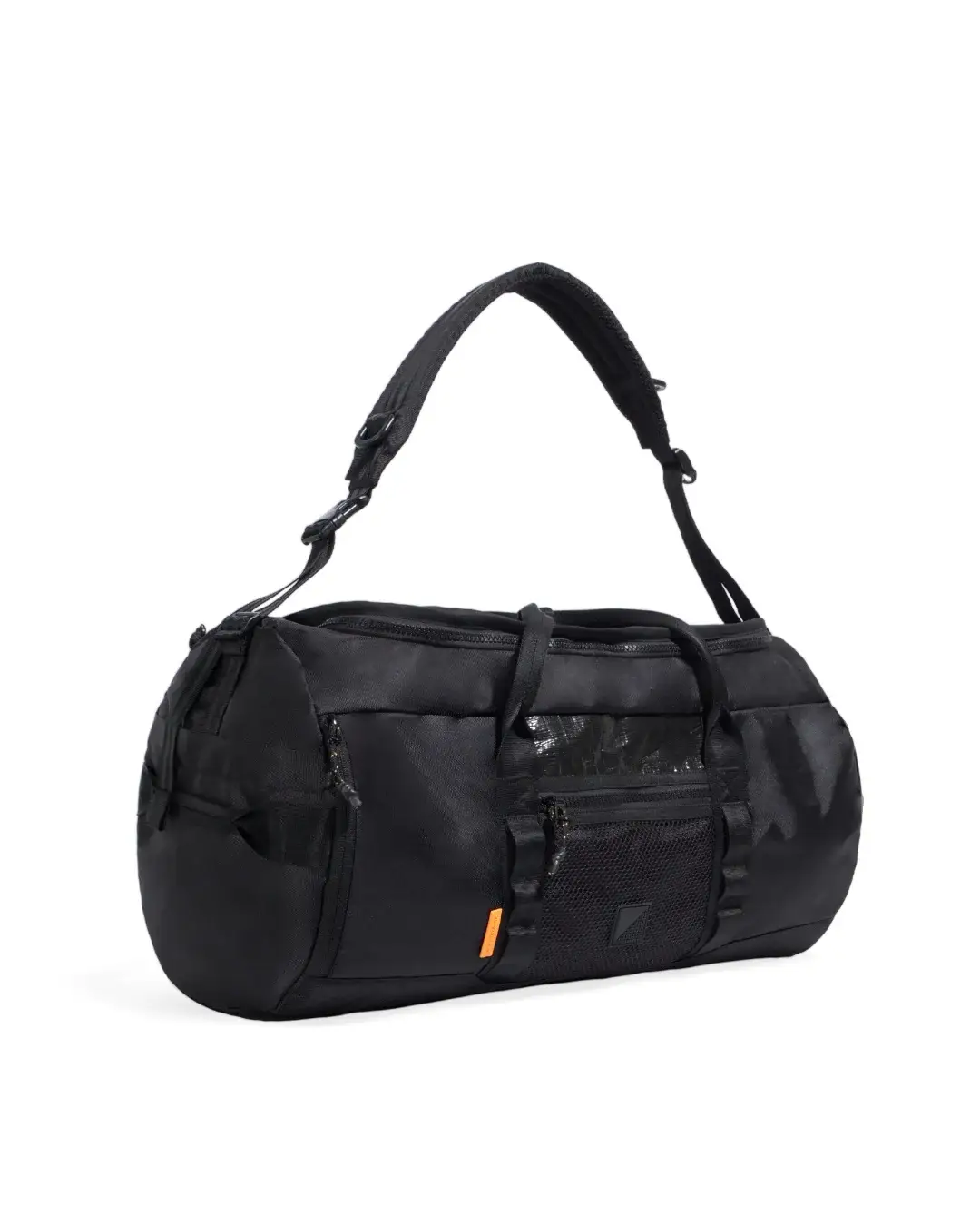 Three-quarter angled view of black SYMA Wonder Duffle Bag 38L highlighting its structural volume, front mesh pocket, and long shoulder strap. Versatile weekend duffle bag.